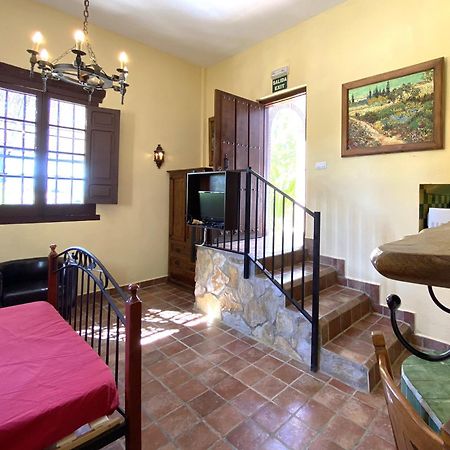 Castle Tower Apartment In Rural Holiday Park 'Bernard' Tolox Exteriér fotografie