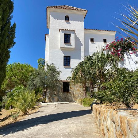 Castle Tower Apartment In Rural Holiday Park 'Bernard' Tolox Exteriér fotografie