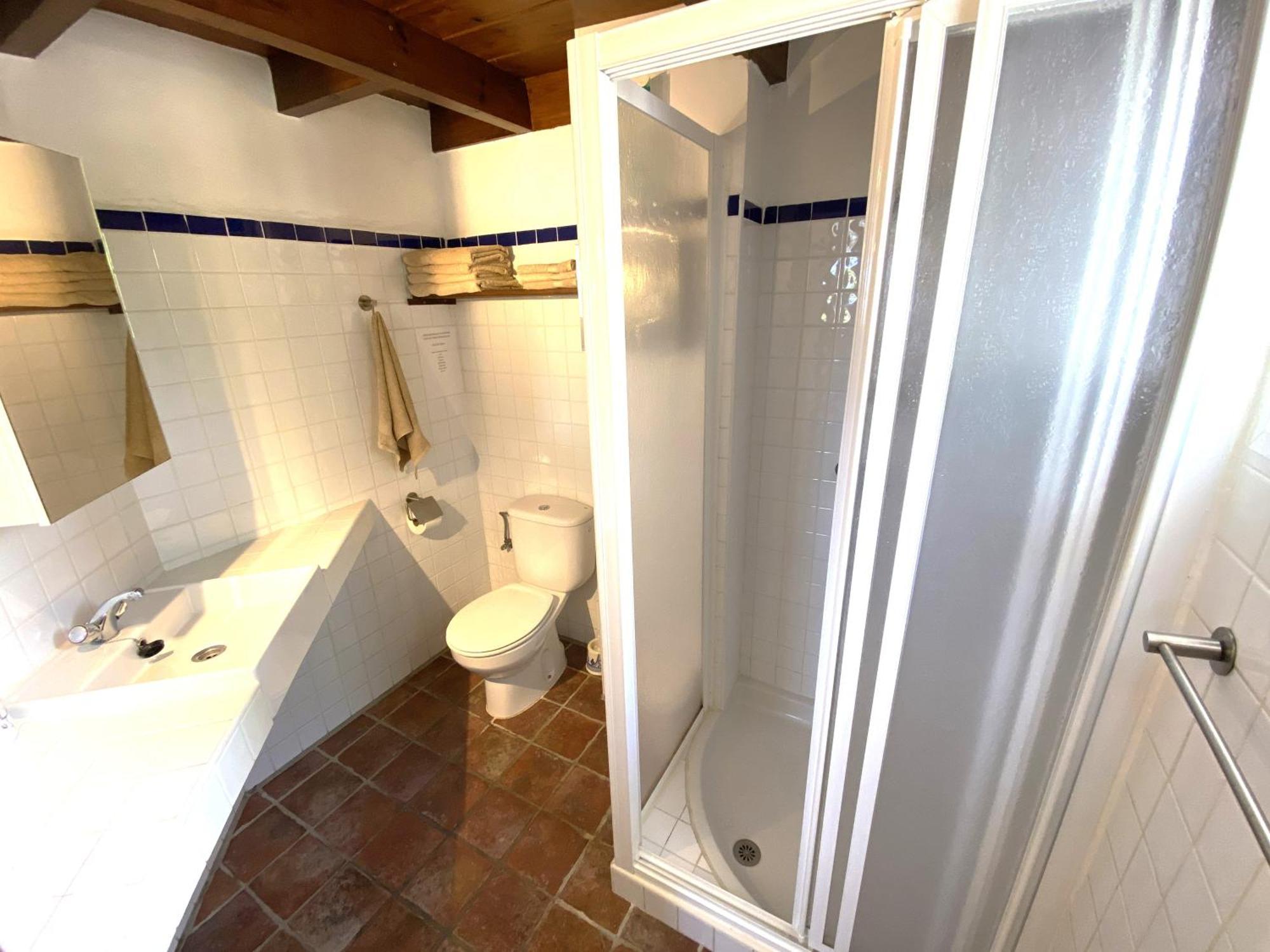 Castle Tower Apartment In Rural Holiday Park 'Bernard' Tolox Exteriér fotografie