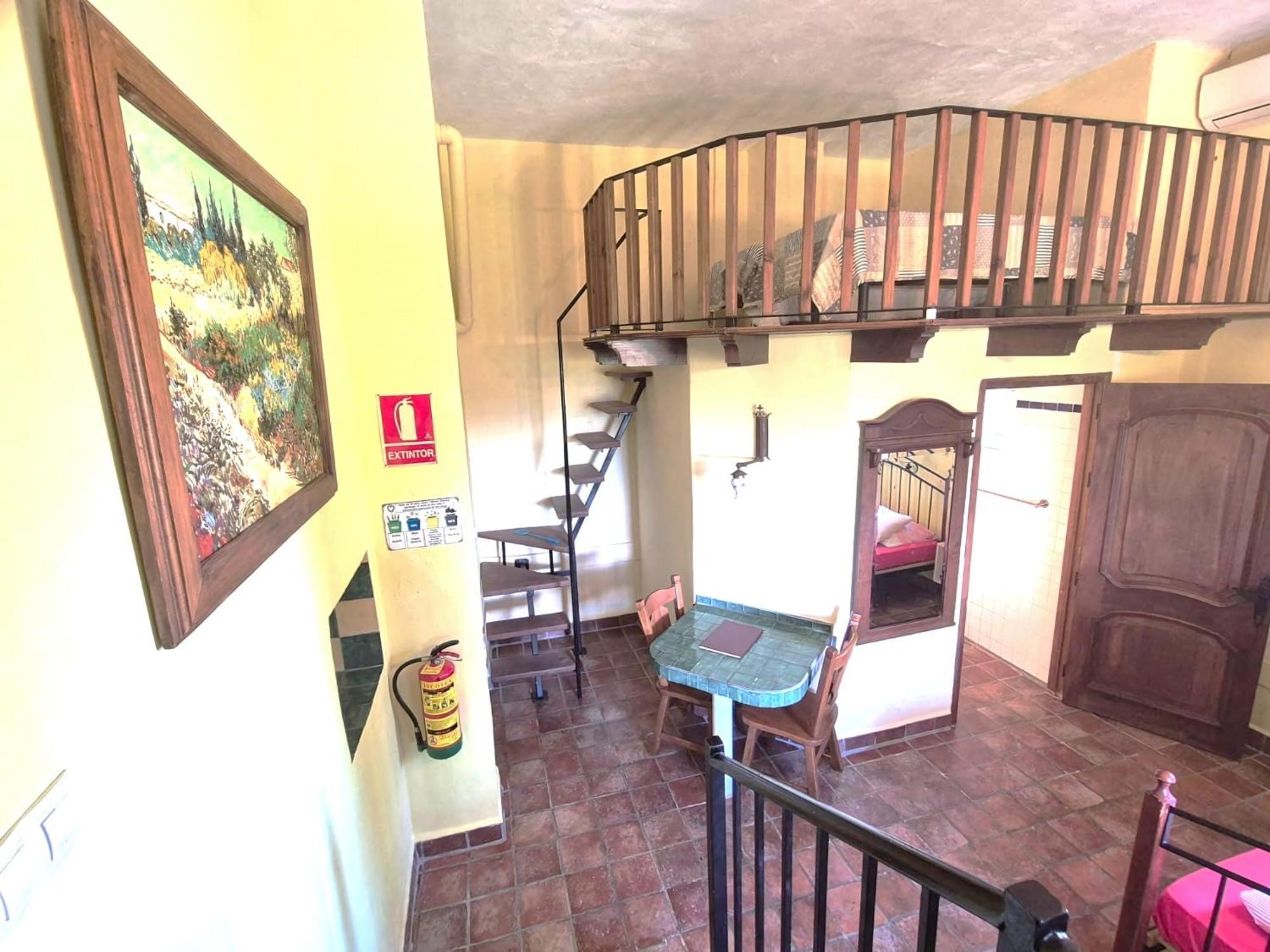 Castle Tower Apartment In Rural Holiday Park 'Bernard' Tolox Exteriér fotografie