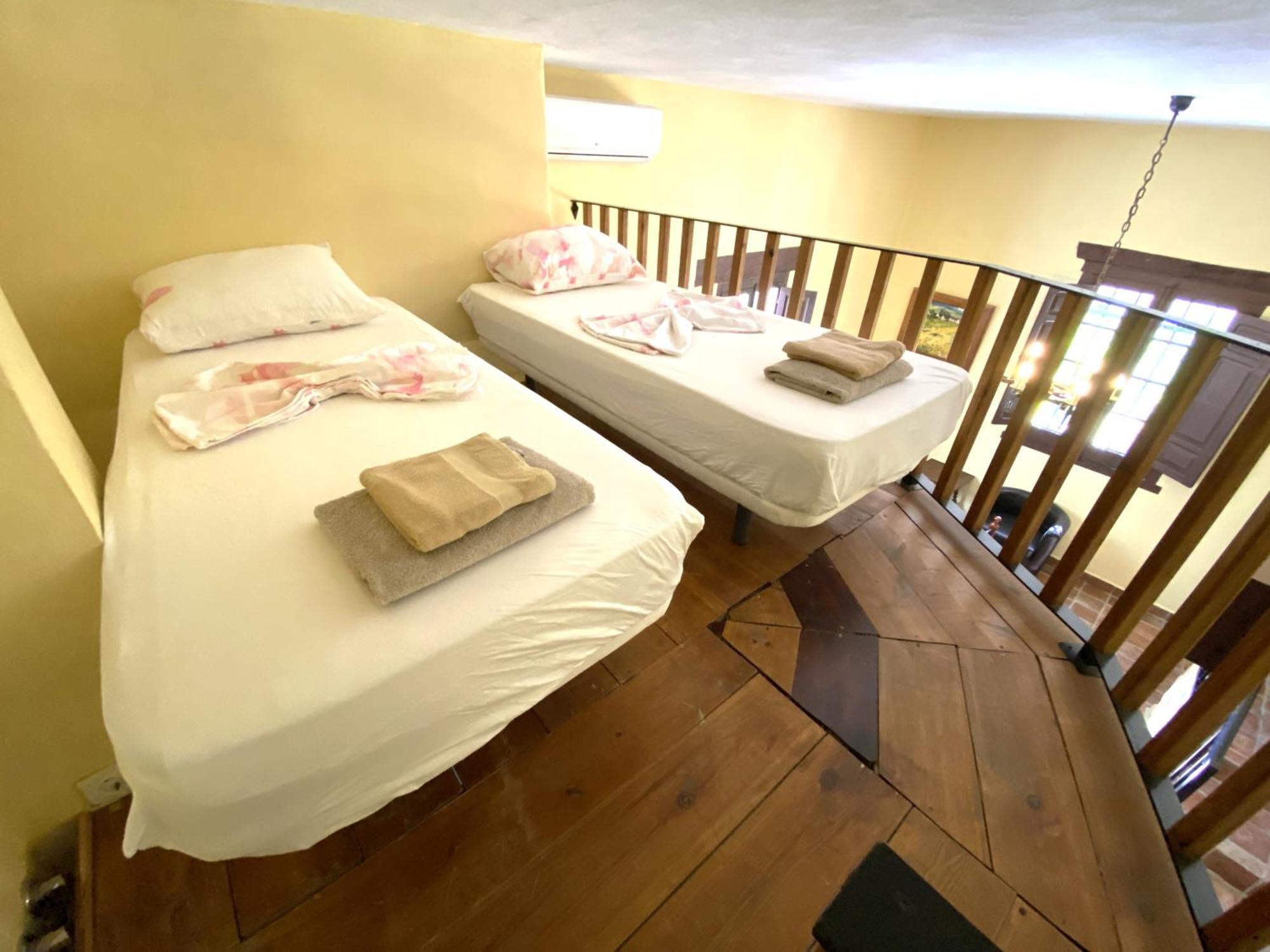 Castle Tower Apartment In Rural Holiday Park 'Bernard' Tolox Exteriér fotografie