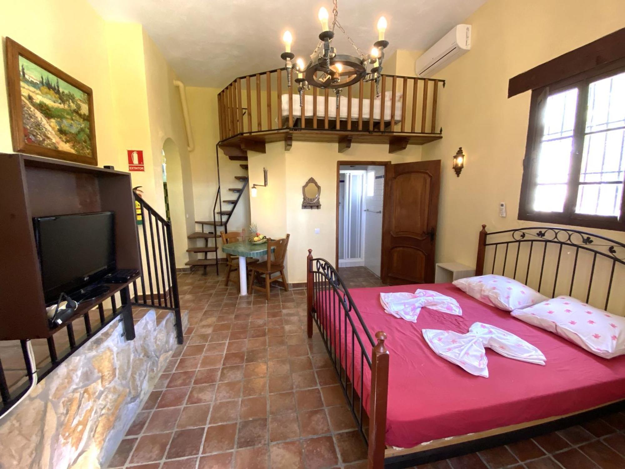 Castle Tower Apartment In Rural Holiday Park 'Bernard' Tolox Exteriér fotografie