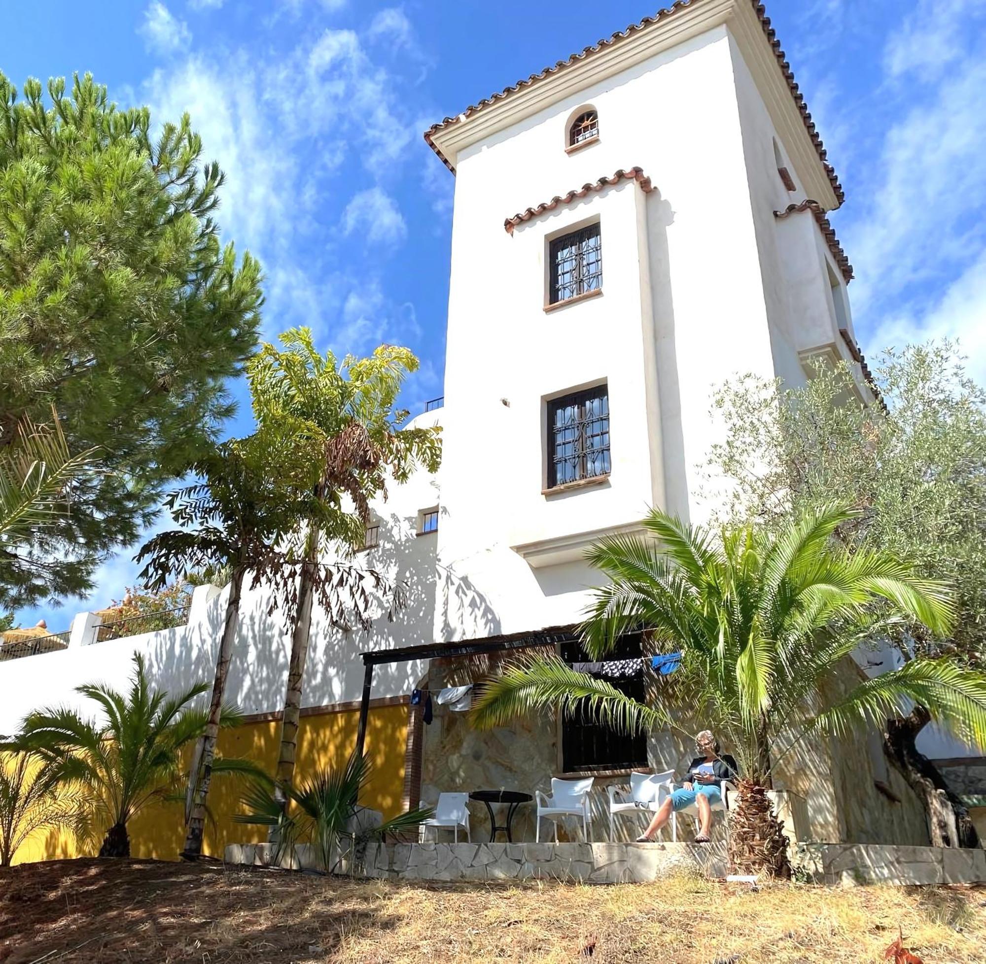 Castle Tower Apartment In Rural Holiday Park 'Bernard' Tolox Exteriér fotografie